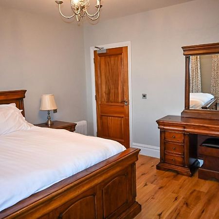 Hotel Mcloughlins Of Mulranny Extérieur photo