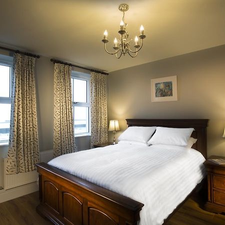 Hotel Mcloughlins Of Mulranny Extérieur photo
