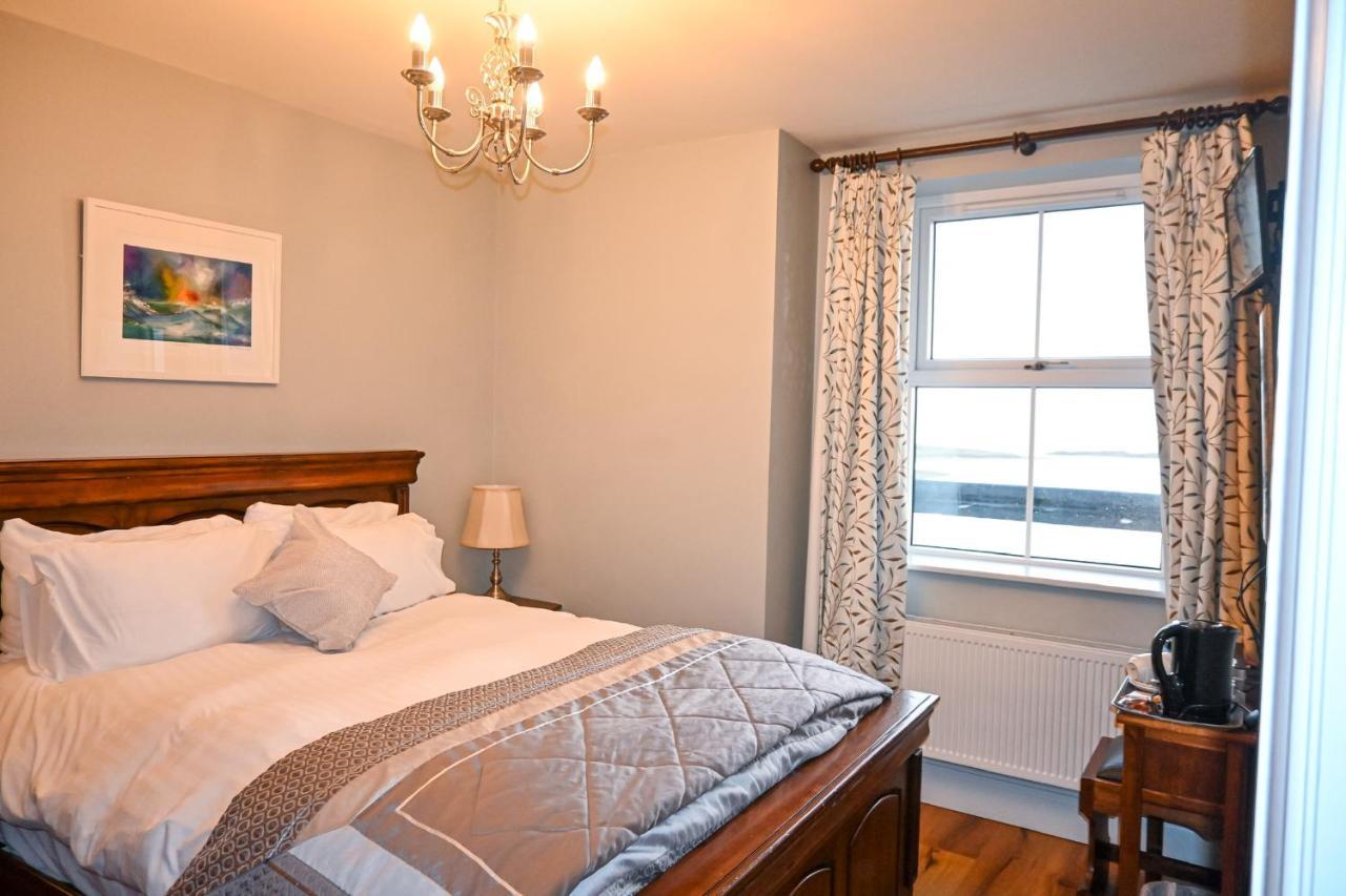 Hotel Mcloughlins Of Mulranny Extérieur photo