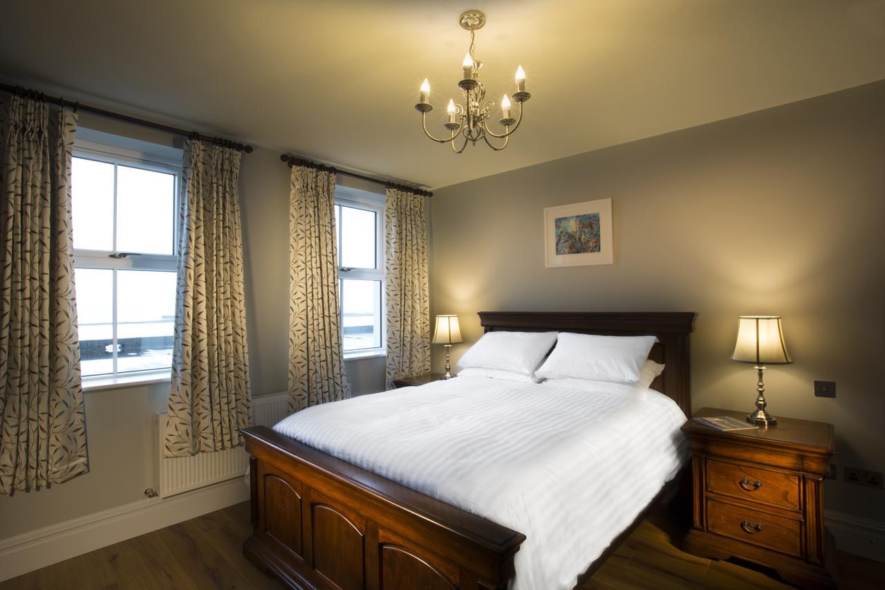 Hotel Mcloughlins Of Mulranny Extérieur photo