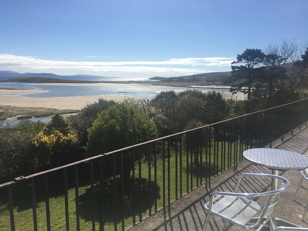 Hotel Mcloughlins Of Mulranny Extérieur photo